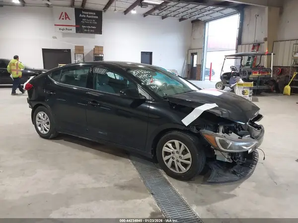5NPD74LF1HH193083 2017 HYUNDAI ELANTRA - Image 1