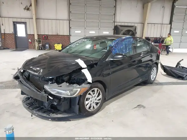 5NPD74LF1HH193083 2017 HYUNDAI ELANTRA - Image 2