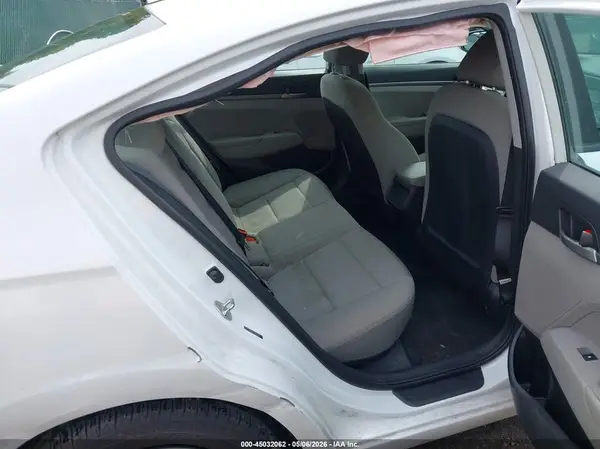 5NPD74LF1HH195206 2017 HYUNDAI ELANTRA - Image 8