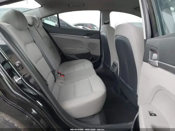 5NPD74LF1HH205121 2017 HYUNDAI ELANTRA - Image 8
