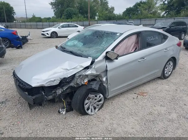 5NPD74LF1HH206110 2017 HYUNDAI ELANTRA - Image 2