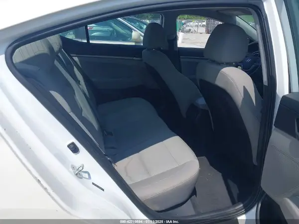 5NPD74LF1HH208827 2017 HYUNDAI ELANTRA - Image 8