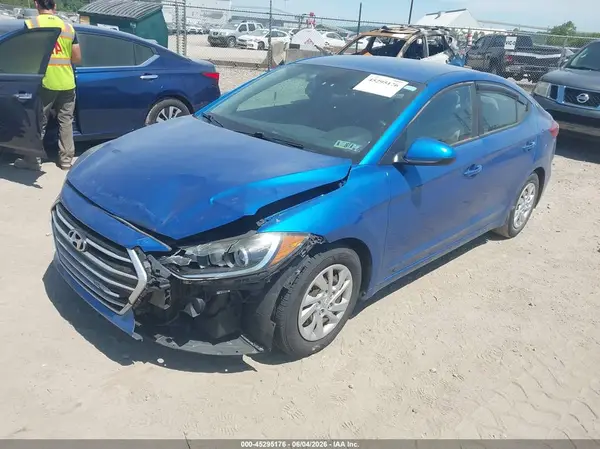 5NPD74LF1HH212702 2017 HYUNDAI ELANTRA - Image 2