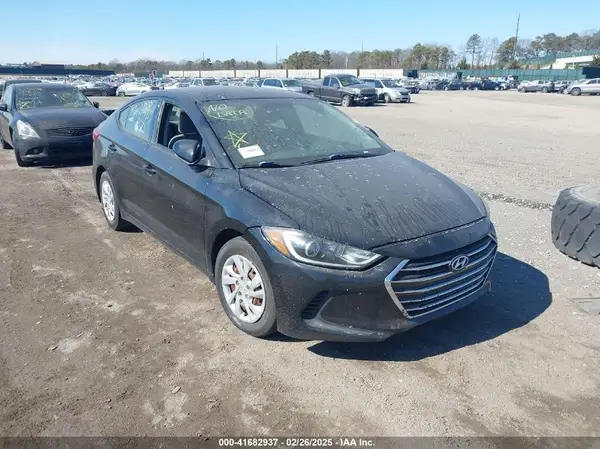 5NPD74LF1JH226010 2018 HYUNDAI ELANTRA - Image 1