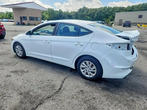 5NPD74LF1JH231966 2018 HYUNDAI ELANTRA - Image 2