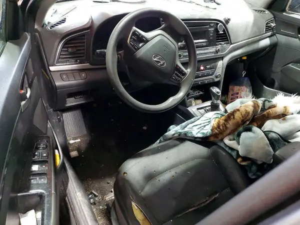 5NPD74LF1JH239579 2018 HYUNDAI ELANTRA - Image 8