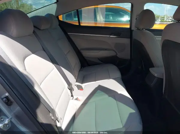 5NPD74LF1JH241557 2018 HYUNDAI ELANTRA - Image 8