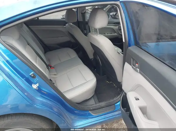 5NPD74LF1JH242210 2018 HYUNDAI ELANTRA - Image 8