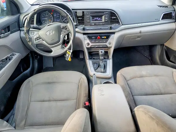 5NPD74LF1JH261887 2018 HYUNDAI ELANTRA - Image 8