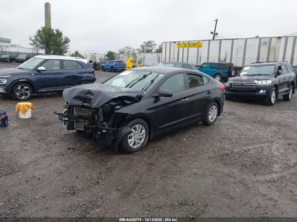 5NPD74LF1JH264420 2018 HYUNDAI ELANTRA - Image 2
