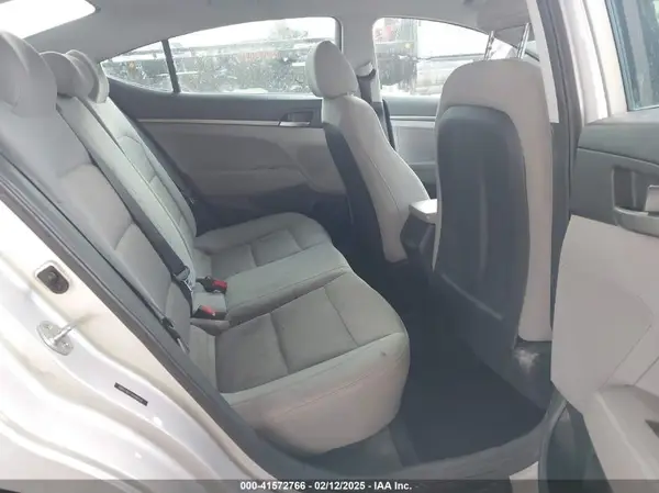5NPD74LF1JH280598 2018 HYUNDAI ELANTRA - Image 8