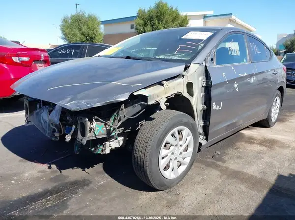 5NPD74LF1JH299037 2018 HYUNDAI ELANTRA - Image 2