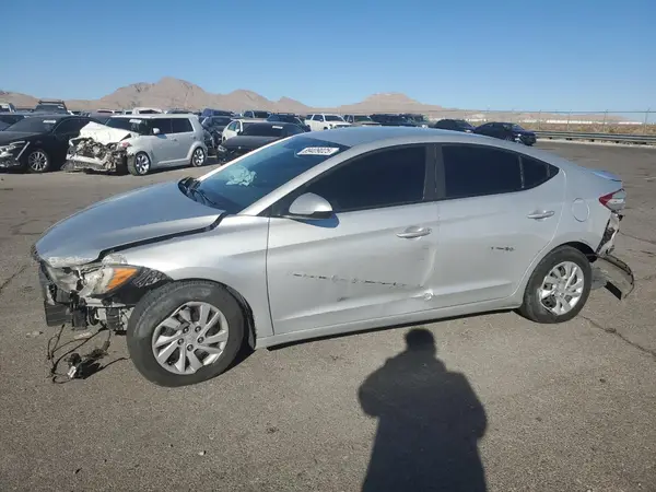 5NPD74LF1JH304558 2018 HYUNDAI ELANTRA - Image 1