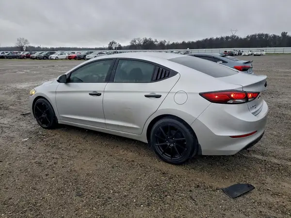 5NPD74LF1JH320761 2018 HYUNDAI ELANTRA - Image 2