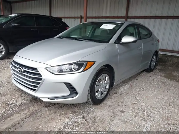 5NPD74LF1JH350052 2018 HYUNDAI ELANTRA - Image 2