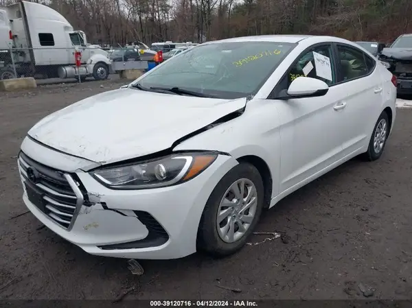 5NPD74LF1JH351377 2018 HYUNDAI ELANTRA - Image 2