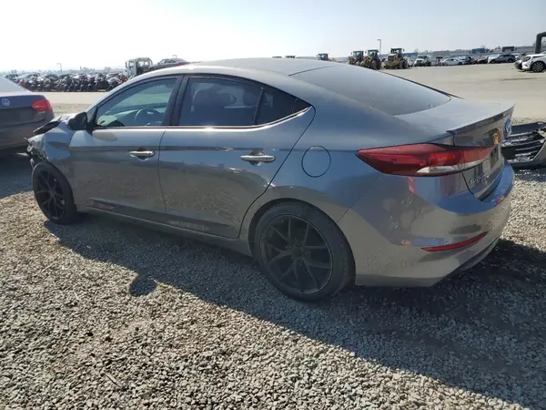 5NPD74LF1JH351413 2018 HYUNDAI ELANTRA - Image 2