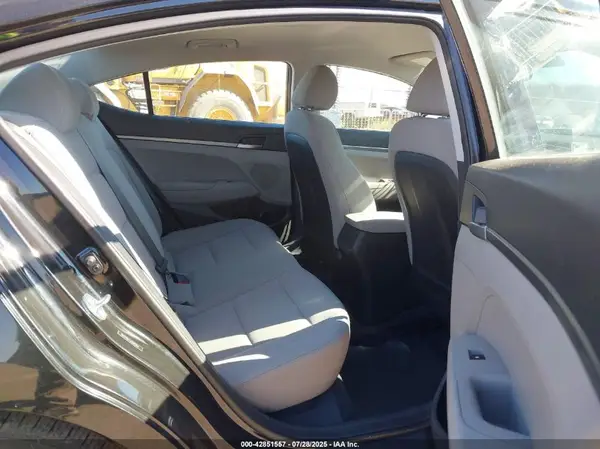 5NPD74LF1JH384363 2018 HYUNDAI ELANTRA - Image 8