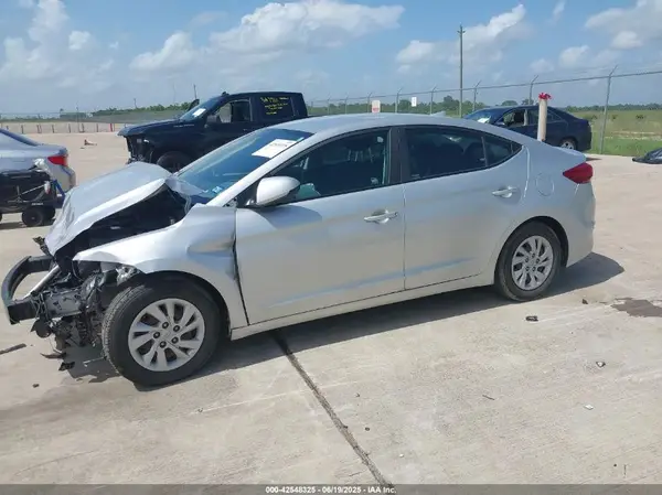 5NPD74LF1JH386372 2018 HYUNDAI ELANTRA - Image 2