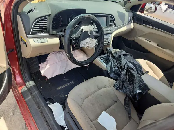 5NPD74LF1JH394875 2018 HYUNDAI ELANTRA - Image 8