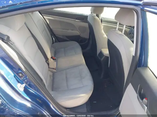 5NPD74LF1JH396173 2018 HYUNDAI ELANTRA - Image 8