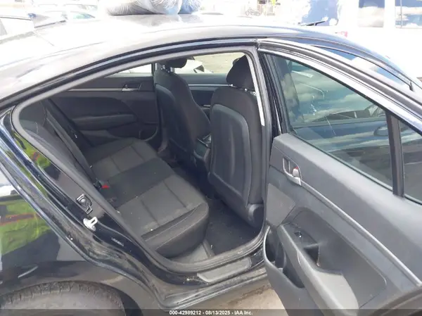 5NPD74LF1JH401274 2018 HYUNDAI ELANTRA - Image 8