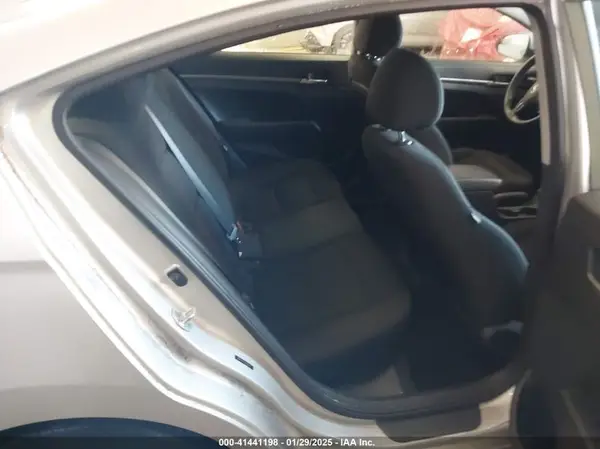 5NPD74LF1KH406797 2019 HYUNDAI ELANTRA - Image 8
