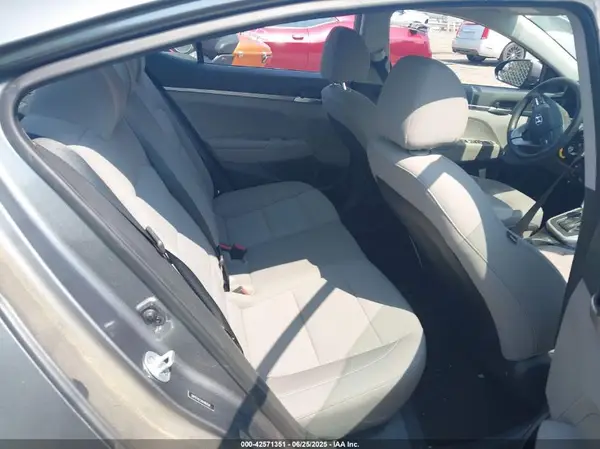5NPD74LF1KH466501 2019 HYUNDAI ELANTRA - Image 8