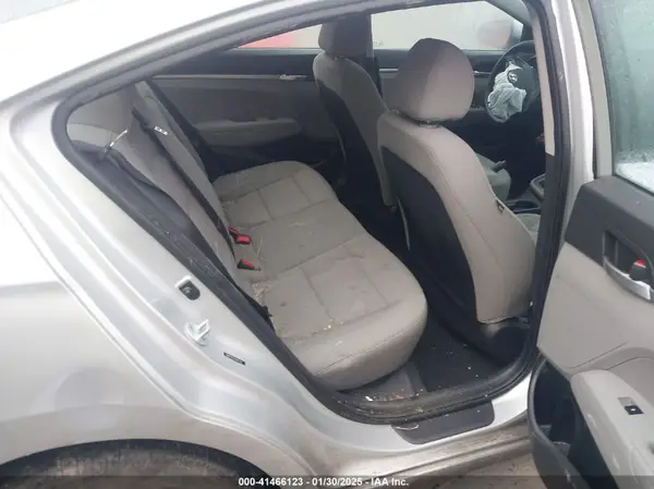 5NPD74LF1KH471522 2019 HYUNDAI ELANTRA - Image 8