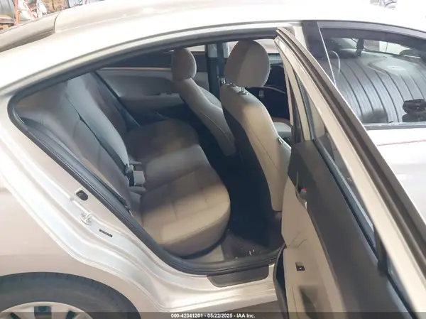 5NPD74LF1KH473223 2019 HYUNDAI ELANTRA - Image 8