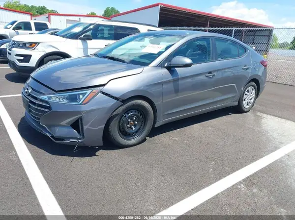 5NPD74LF1KH485744 2019 HYUNDAI ELANTRA - Image 2