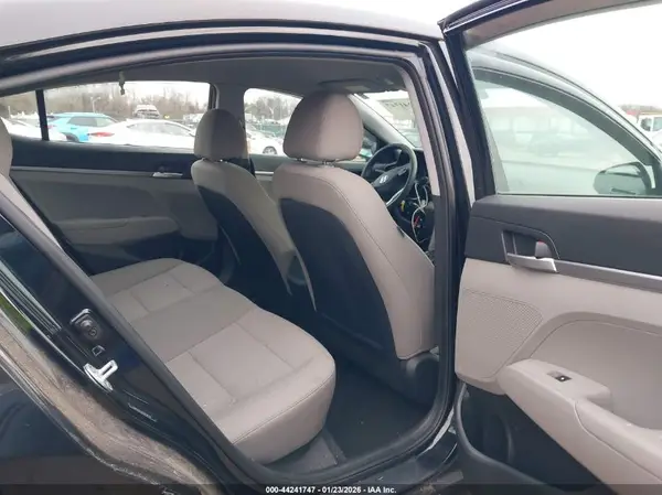 5NPD74LF1KH494329 2019 HYUNDAI ELANTRA - Image 8