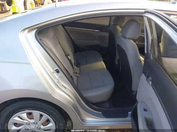 5NPD74LF1LH566163 2020 HYUNDAI ELANTRA - Image 8