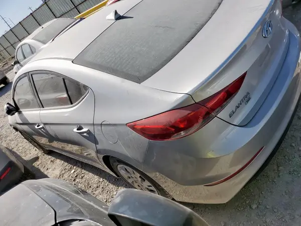 5NPD74LF2HH051678 2017 HYUNDAI ELANTRA - Image 2