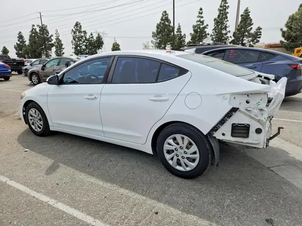 5NPD74LF2HH060039 2017 HYUNDAI ELANTRA - Image 2