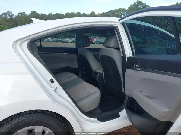 5NPD74LF2HH079948 2017 HYUNDAI ELANTRA - Image 8