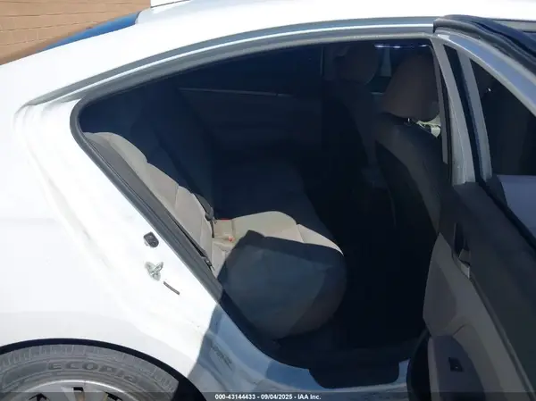 5NPD74LF2HH094546 2017 HYUNDAI ELANTRA - Image 8