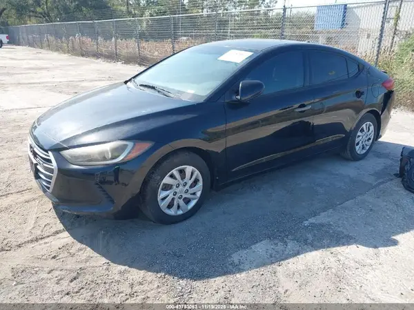 5NPD74LF2HH101365 2017 HYUNDAI ELANTRA - Image 2