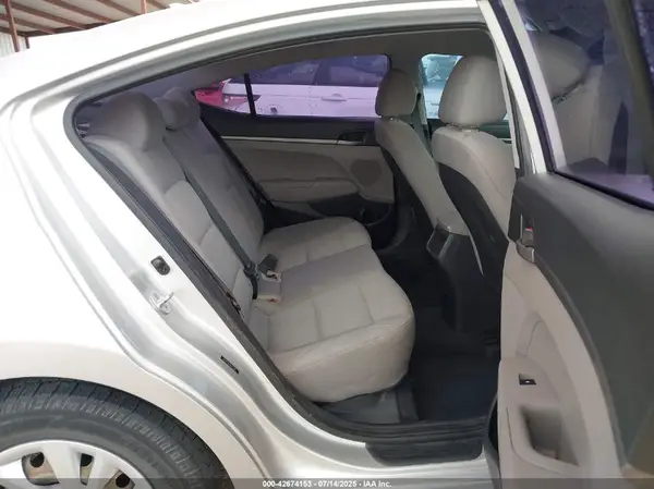 5NPD74LF2HH113144 2017 HYUNDAI ELANTRA - Image 8