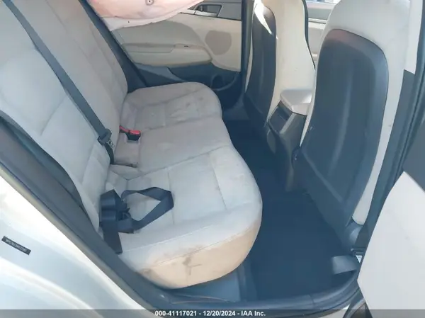 5NPD74LF2HH127447 2017 HYUNDAI ELANTRA - Image 8