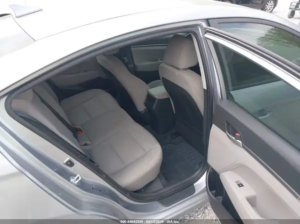 5NPD74LF2HH135337 2017 HYUNDAI ELANTRA - Image 8