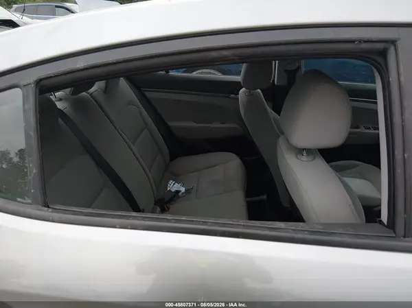 5NPD74LF2HH137184 2017 HYUNDAI ELANTRA - Image 8