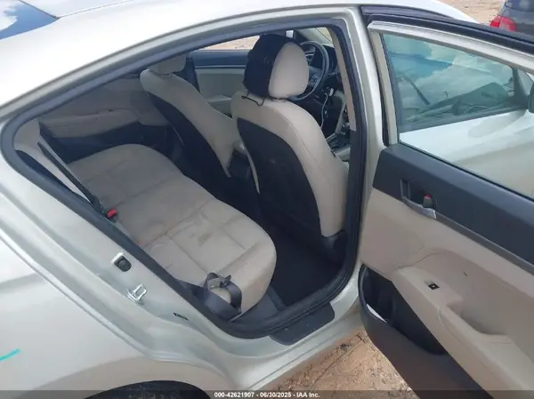 5NPD74LF2HH141249 2017 HYUNDAI ELANTRA - Image 8