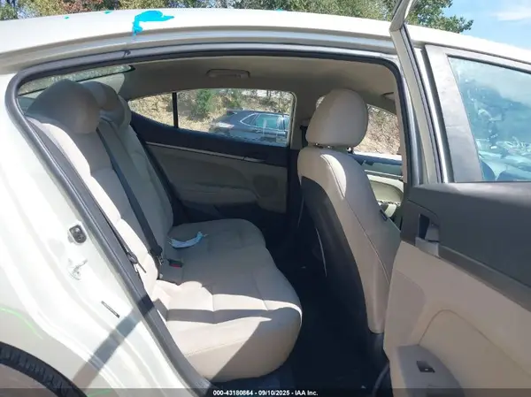 5NPD74LF2HH141266 2017 HYUNDAI ELANTRA - Image 8