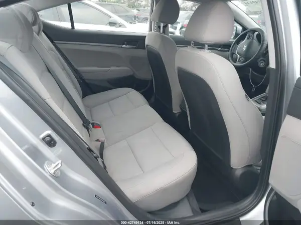 5NPD74LF2HH145849 2017 HYUNDAI ELANTRA - Image 8