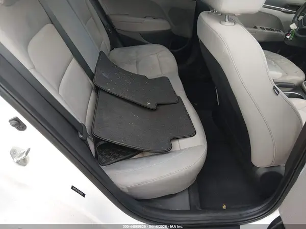 5NPD74LF2HH163011 2017 HYUNDAI ELANTRA - Image 8