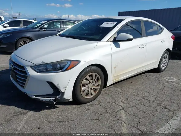 5NPD74LF2HH185705 2017 HYUNDAI ELANTRA - Image 2
