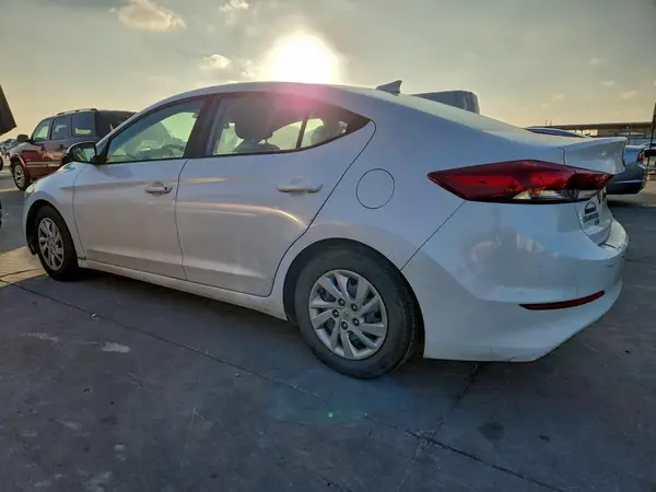 5NPD74LF2HH194209 2017 HYUNDAI ELANTRA - Image 2