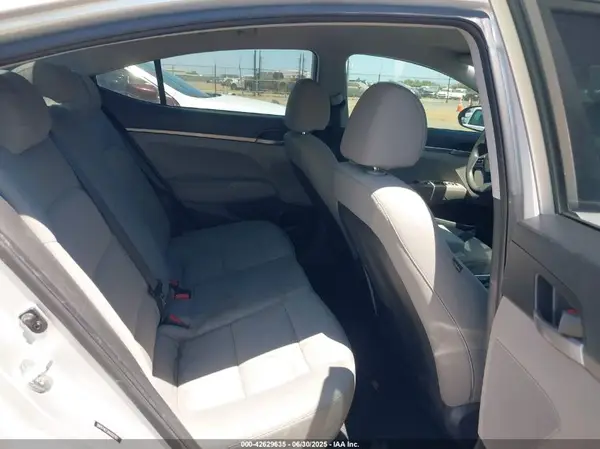 5NPD74LF2HH202793 2017 HYUNDAI ELANTRA - Image 8