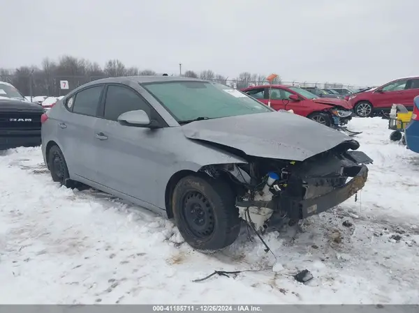 5NPD74LF2HH205659 2017 HYUNDAI ELANTRA - Image 1